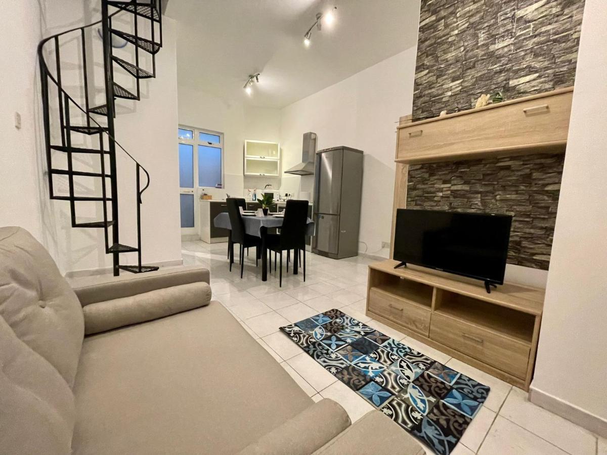 Balesa Property - Modern Duplex House In Central 슬리에마 외부 사진