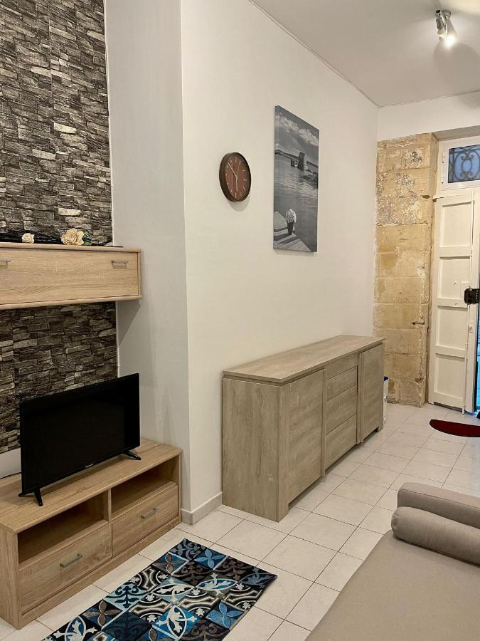 Balesa Property - Modern Duplex House In Central 슬리에마 외부 사진