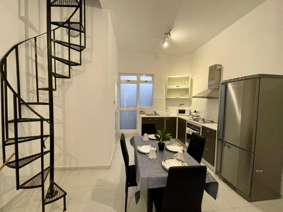 Balesa Property - Modern Duplex House In Central 슬리에마 외부 사진