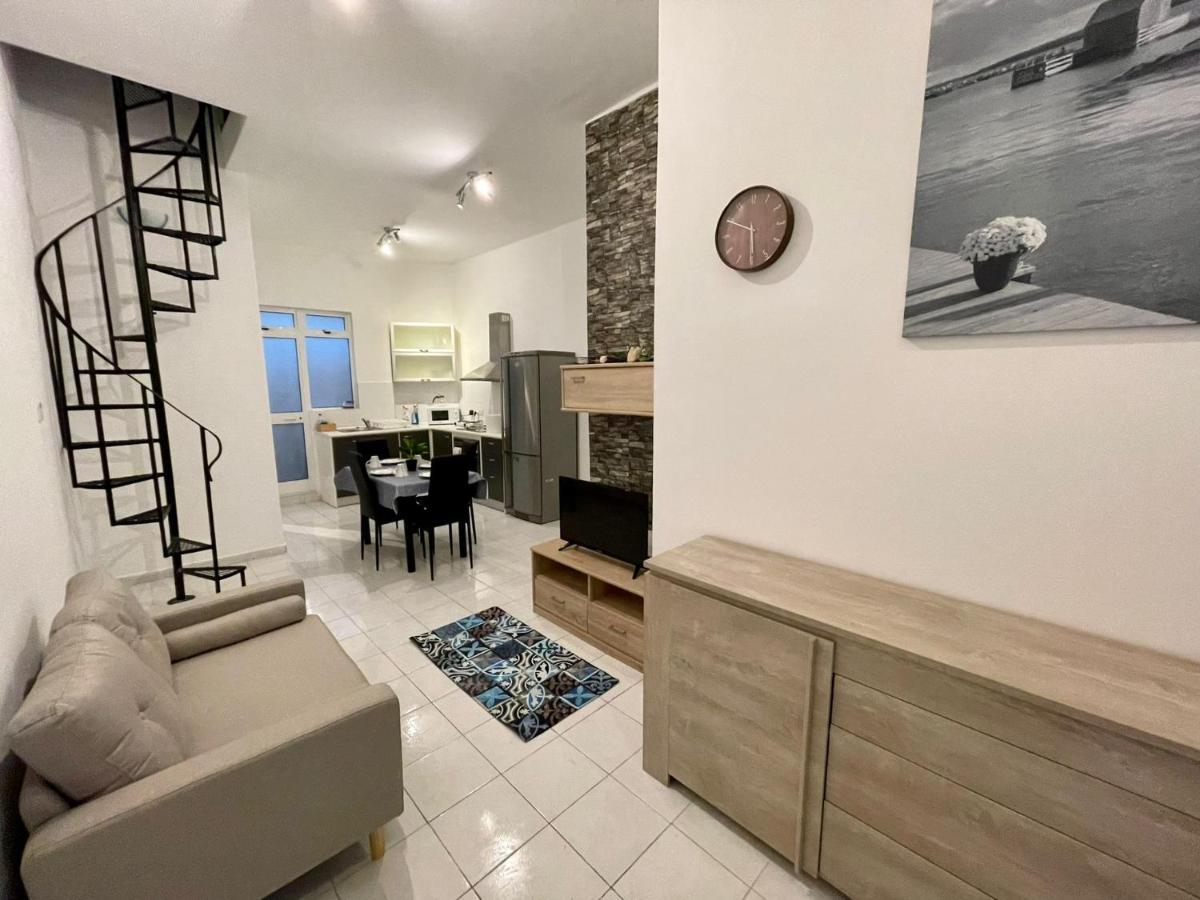 Balesa Property - Modern Duplex House In Central 슬리에마 외부 사진